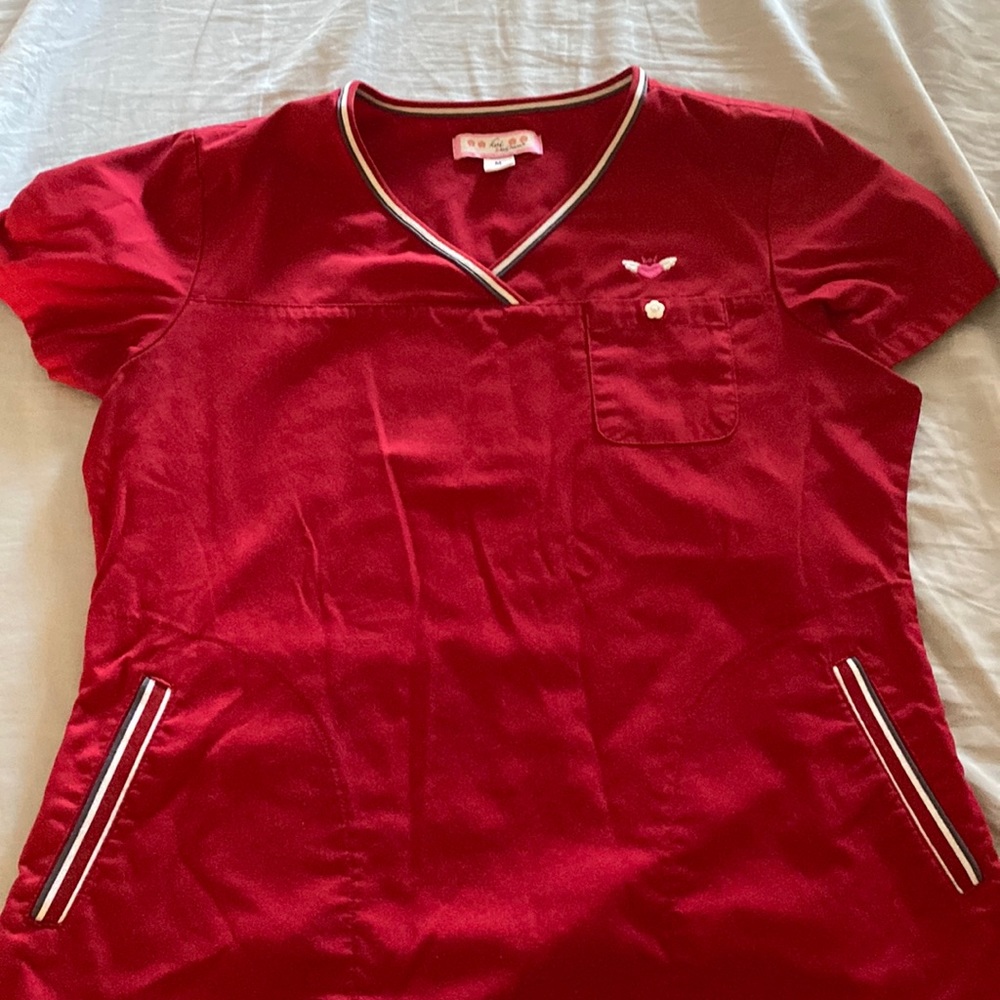 Koi size medium scrub top